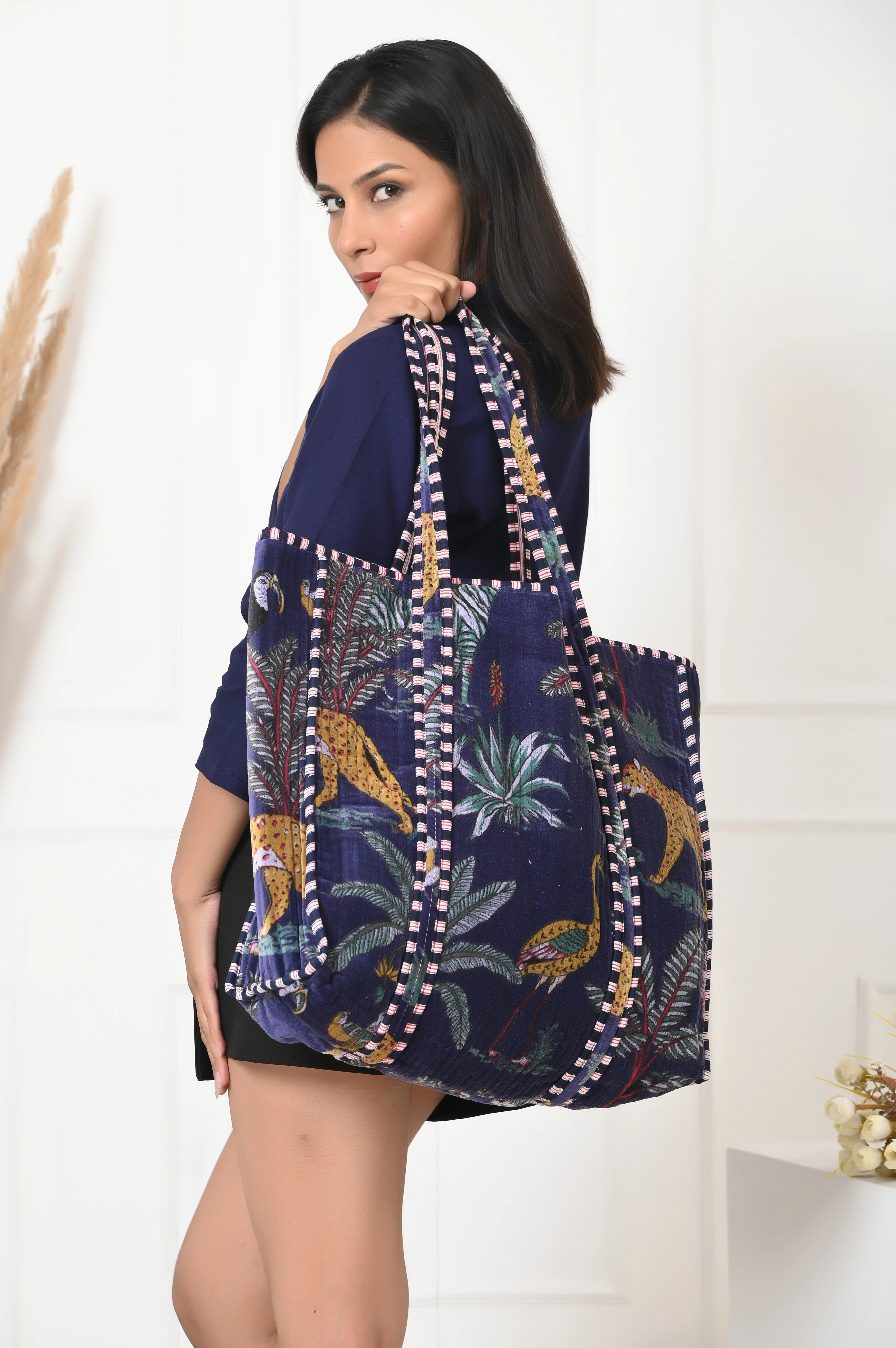 The Jungle Tote in Velvet - Image 30