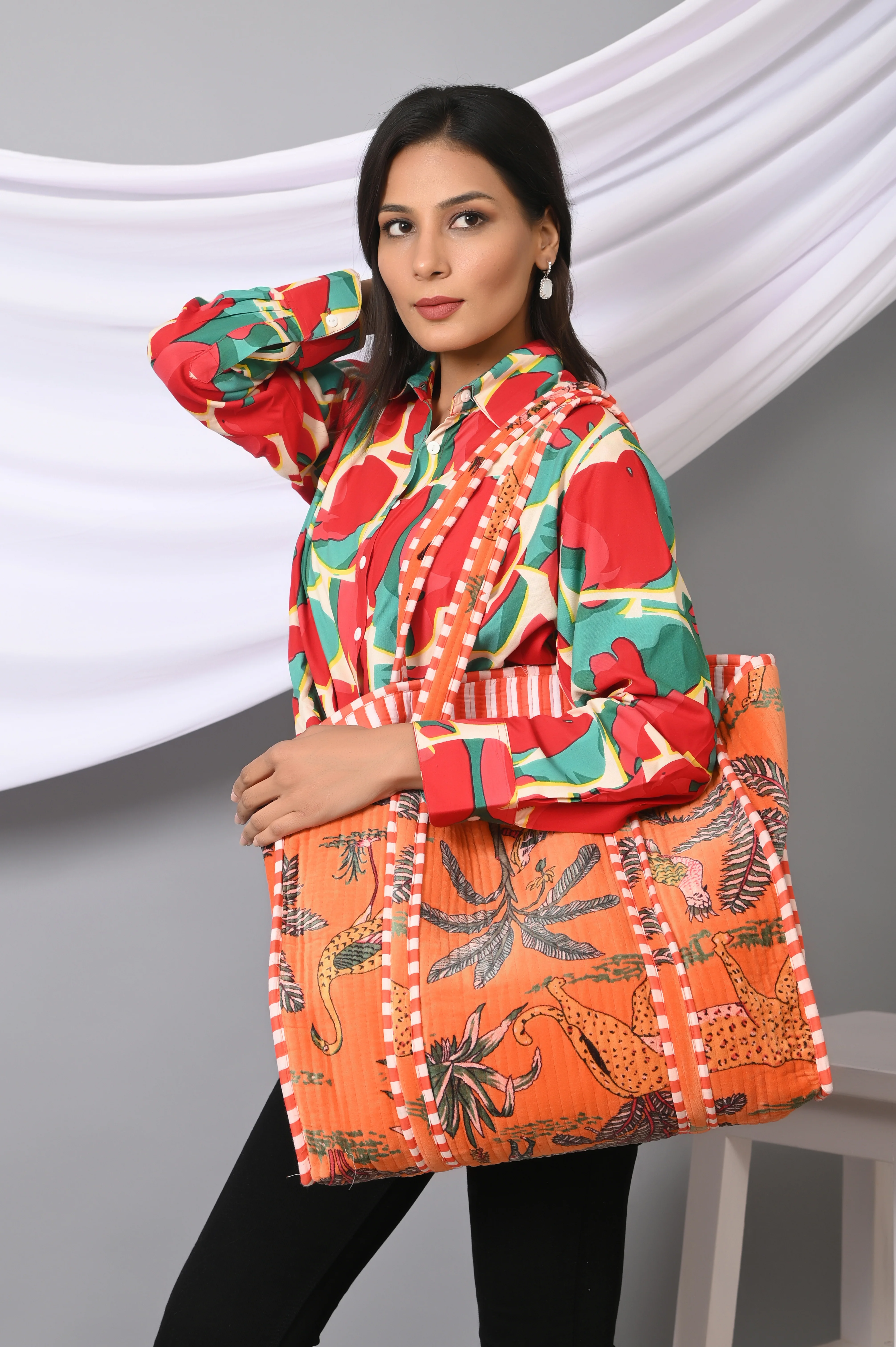 The Jungle Tote in Velvet - Image 34